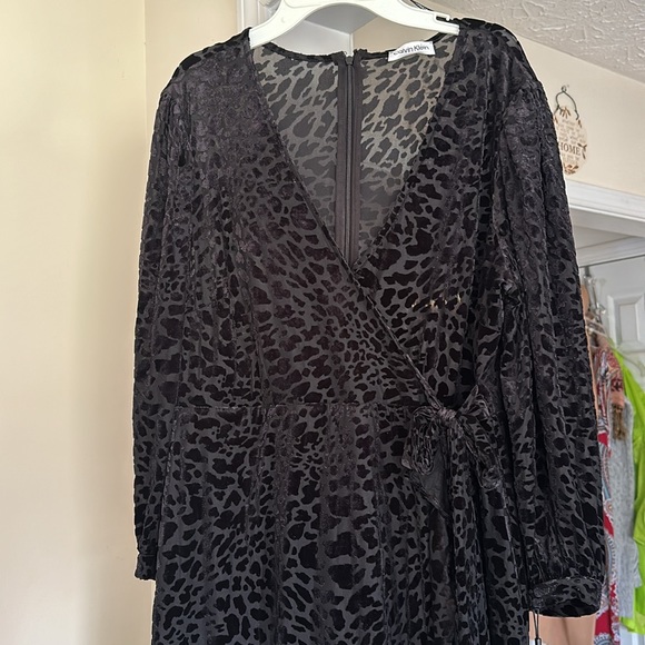 Calvin Klein stunning black womens DRESS mock wrap VELVET tie at side S… - Picture 3 of 16